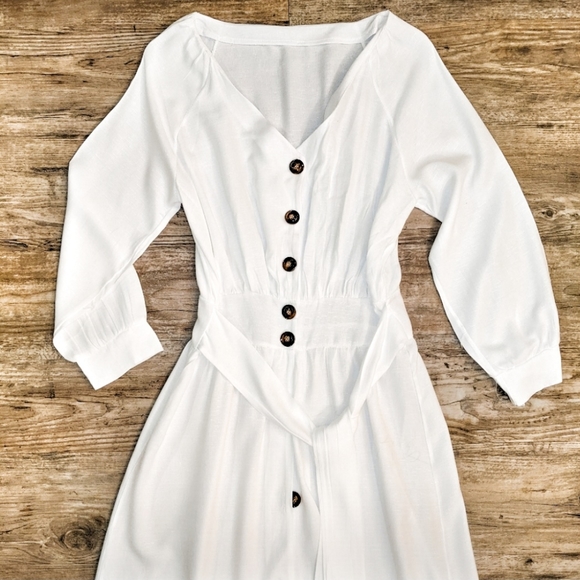 Restocked Lightweight White 100% Linen Dress - Picture 4 of 6